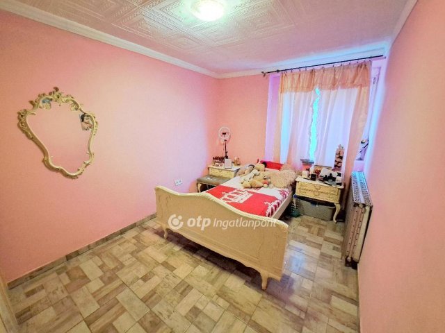 Eladó családi ház, Szolnokon 33 M Ft, 2+1 szobás