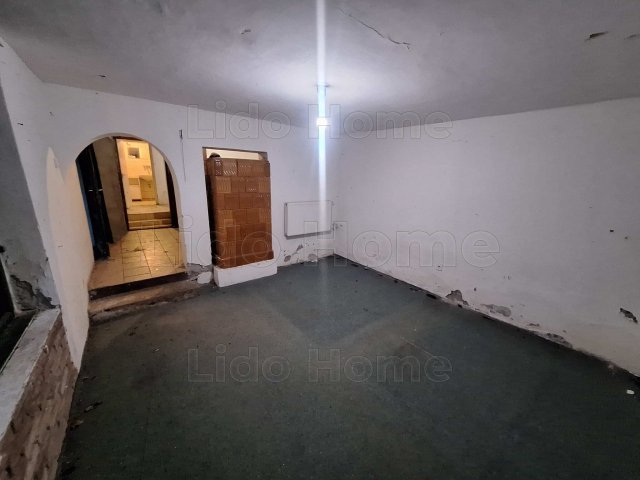 Eladó családi ház, Eddén 9.9 M Ft, 2 szobás