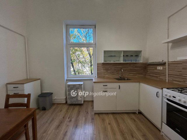 Eladó téglalakás, Győrött 73.9 M Ft, 2 szobás