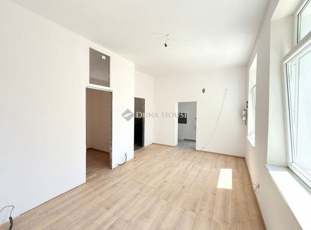 Eladó téglalakás, Budapesten, XX. kerületben 42 M Ft, 2 szobás
