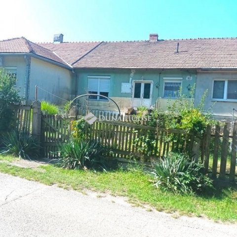 Eladó családi ház, Csolnokon 29.99 M Ft, 2 szobás