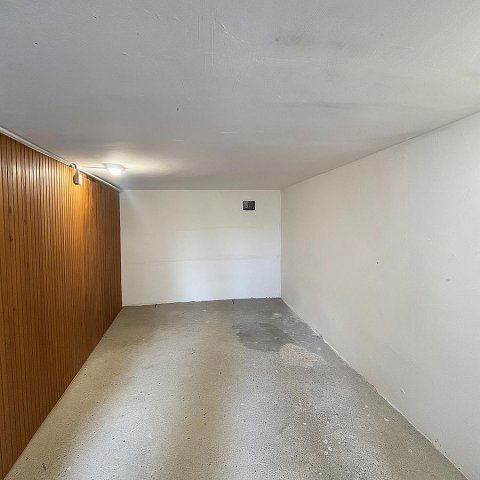 Eladó garázs, Budapesten, II. kerületben 14 M Ft