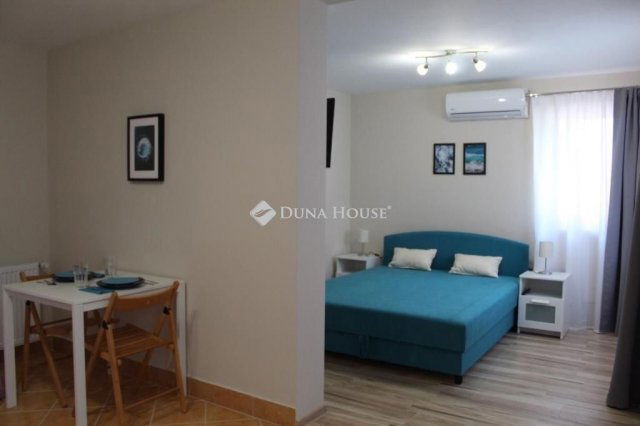 Eladó családi ház, Balatonfűzfőn 460 M Ft, 14 szobás