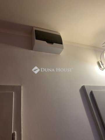 Eladó panellakás, Szegeden 72 M Ft, 3 szobás