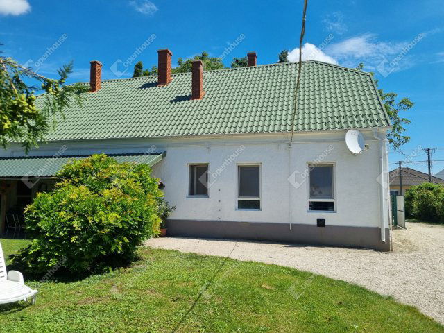 Eladó családi ház, Fertődön 69 M Ft, 5 szobás