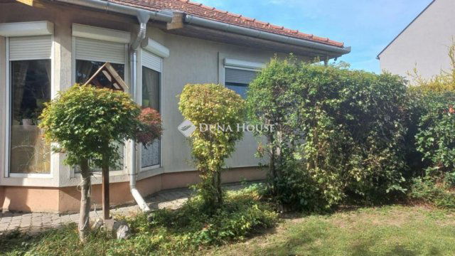 Eladó családi ház, Nagykovácsiban, Nagyszénás utcában 185 M Ft