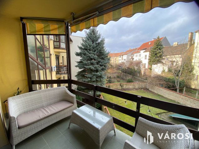 Eladó téglalakás, Győrött 113 M Ft, 3 szobás