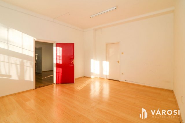 Eladó iroda, Békéscsabán 30 M Ft / költözzbe.hu