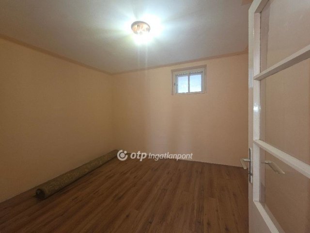 Eladó családi ház, Celldömölkön 30 M Ft, 2+1 szobás