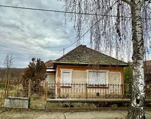Eladó családi ház, Nyomáron 6.99 M Ft, 3 szobás