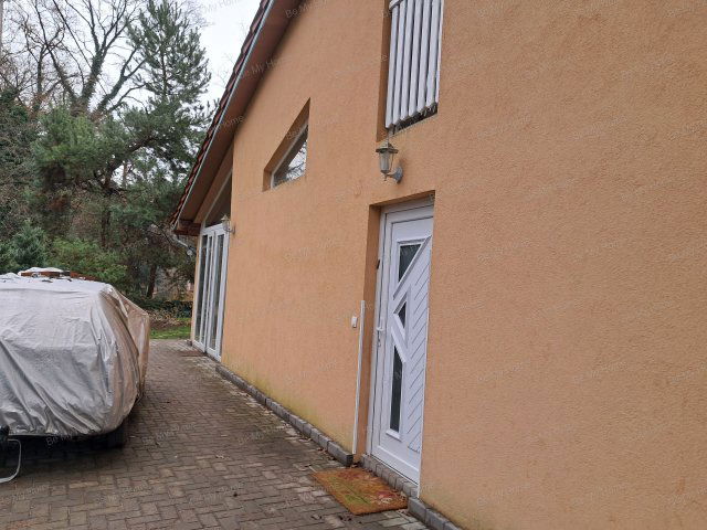 Eladó családi ház, Szigetmonostorban 69.5 M Ft, 2 szobás