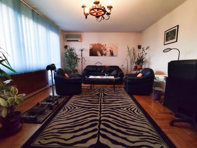 Eladó családi ház, Budapesten, X. kerületben 320 M Ft, 7 szobás