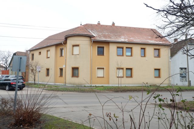 Eladó családi ház, Szegeden 400 M Ft, 8 szobás