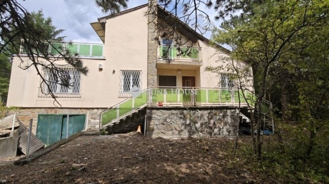 Eladó családi ház, Szentendrén 95 M Ft, 3 szobás