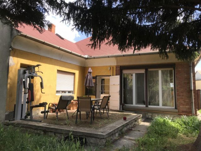 Eladó családi ház, Szentesen 45 M Ft, 3 szobás