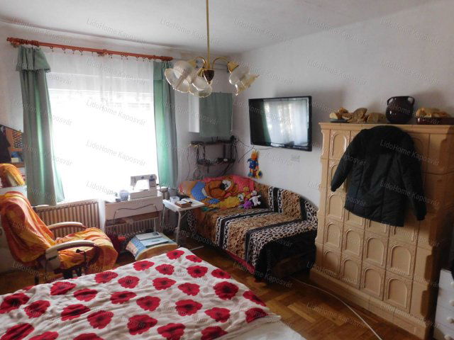 Eladó családi ház, Kaposváron 29.99 M Ft, 15+2 szobás