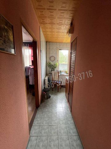 Eladó panellakás, Dunaújvárosban 35.99 M Ft, 3 szobás