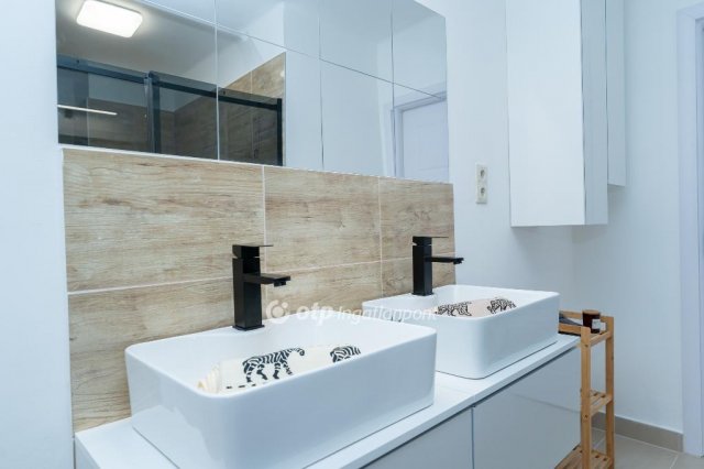 Eladó téglalakás, Budapesten, XVIII. kerületben 99.8 M Ft