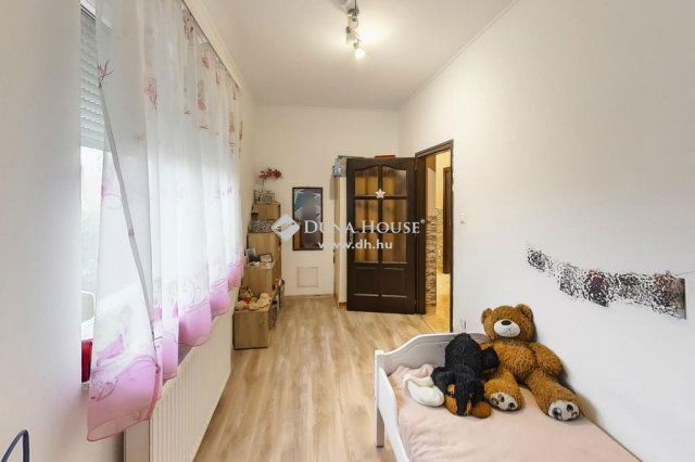 Eladó családi ház, Kecskeméten 119.8 M Ft, 5 szobás