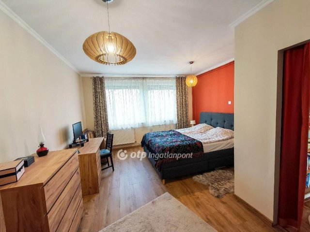 Eladó panellakás, Szigetszentmiklóson 65.9 M Ft, 2 szobás