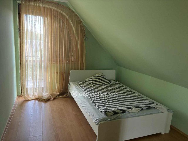 Eladó sorház, Hajdúszoboszlón 103.9 M Ft, 3+2 szobás