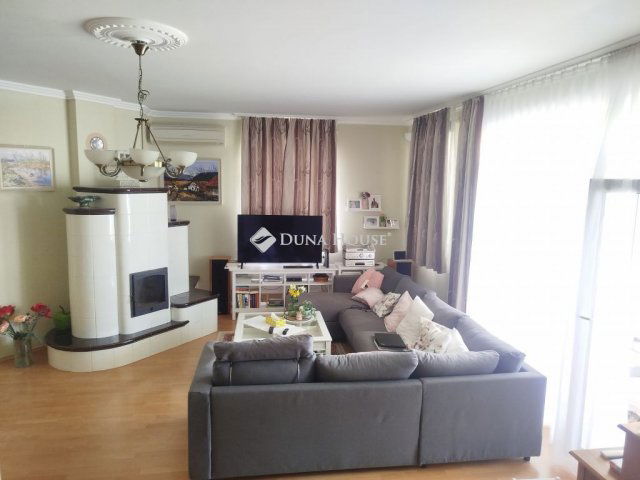 Eladó családi ház, Ercsiben 137 M Ft, 4 szobás