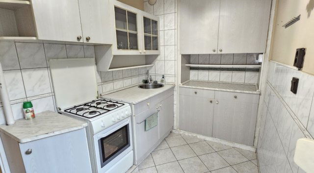 Eladó panellakás, Pécsett 36.99 M Ft, 2 szobás