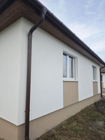 Eladó családi ház, Péren 84.9 M Ft, 4 szobás