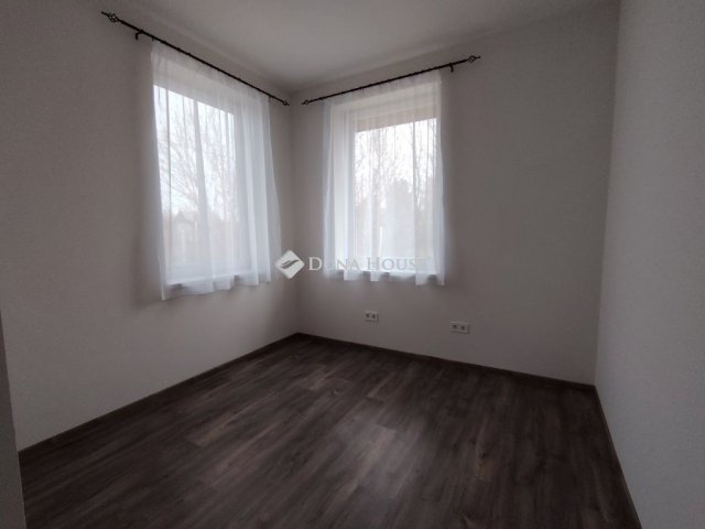 Kiadó családi ház, albérlet, Szegeden 250 E Ft / hó, 3 szobás