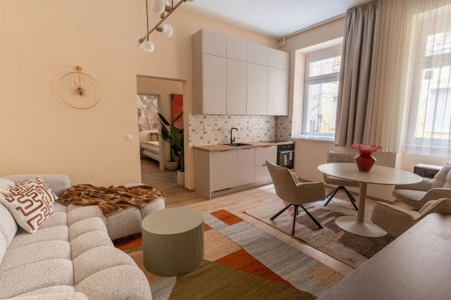 Eladó téglalakás, Budapesten, VI. kerületben 79.8 M Ft, 2 szobás