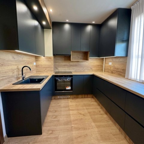 Eladó panellakás, Szegeden 69.9 M Ft, 4 szobás