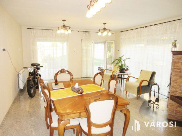 Eladó családi ház, Szadán 120 M Ft, 6 szobás