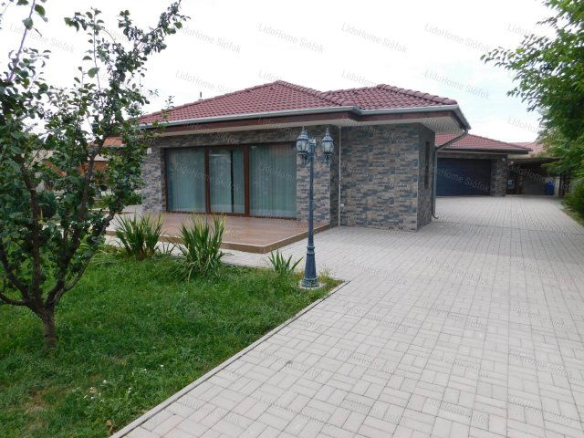 Kiadó családi ház, albérlet, Siófokon 250 E Ft / hó, 2 szobás