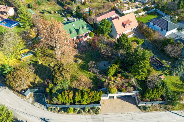 Eladó családi ház, Szentendrén 308 M Ft, 6 szobás