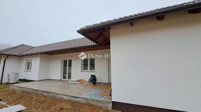 Eladó ikerház, Vasadon 80 M Ft, 4 szobás / költözzbe.hu