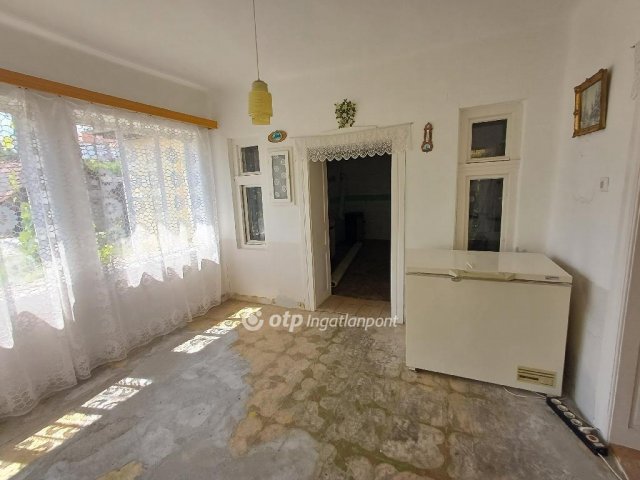 Eladó családi ház, Bükkszéken 30 M Ft, 3 szobás