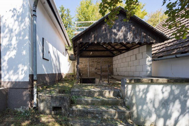 Eladó nyaraló, Diósjenőn 29.9 M Ft, 2 szobás