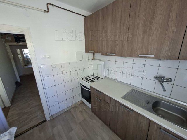 Eladó téglalakás, Kaposváron 42 M Ft, 2+1 szobás