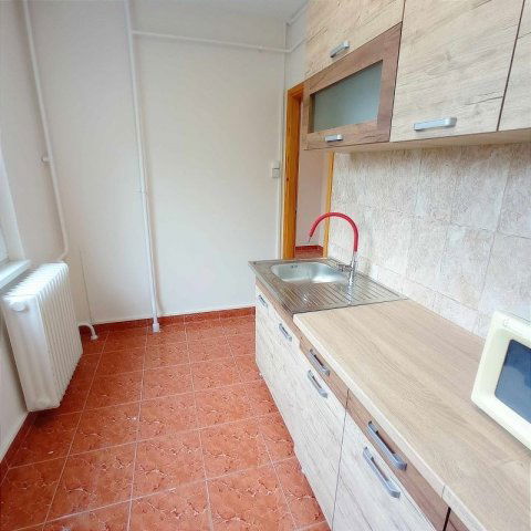 Eladó panellakás, Debrecenben 64.89 M Ft, 3+1 szobás