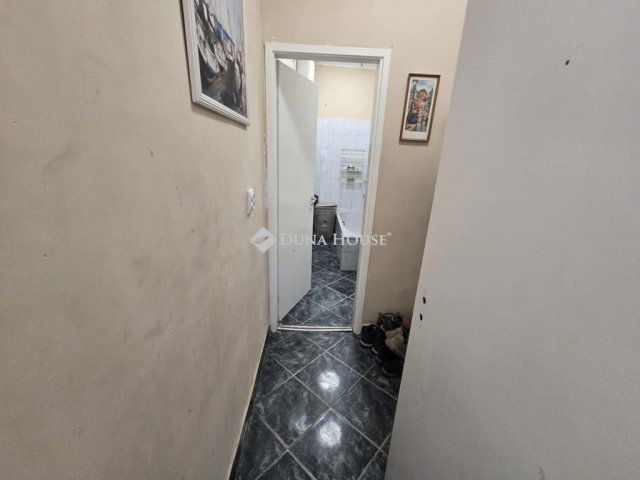 Eladó családi ház, Pécelen 45 M Ft, 2 szobás