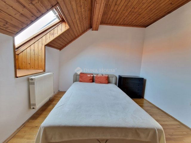 Eladó családi ház, Kecskeméten 125 M Ft, 10 szobás