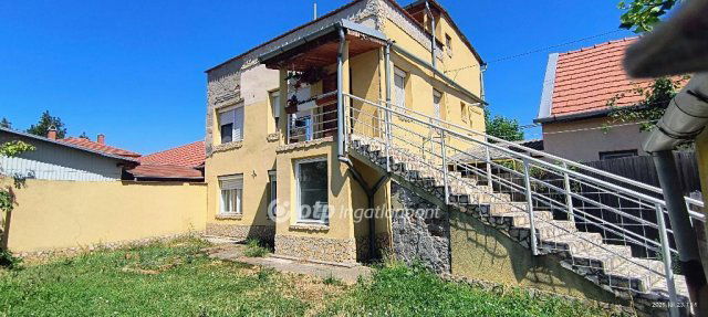 Eladó családi ház, Szolnokon 79.9 M Ft, 3+1 szobás