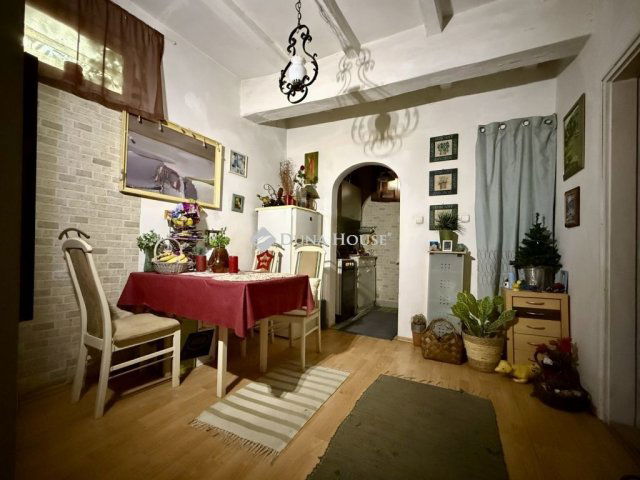 Eladó családi ház, Békéscsabán 21.5 M Ft, 1 szobás