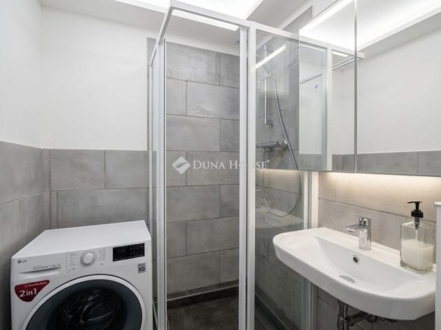 Eladó panellakás, Budapesten, XX. kerületben 57.9 M Ft, 2 szobás