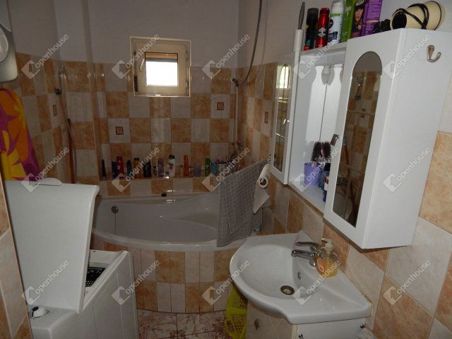 Eladó családi ház, Kaposváron 49 M Ft, 5 szobás