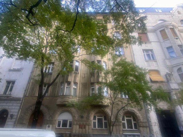 Eladó téglalakás, Budapesten, V. kerületben, Falk Miksa utcában