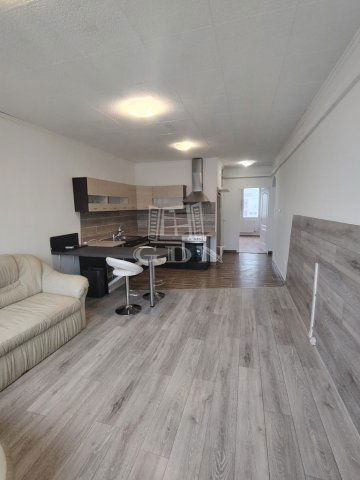 Eladó panellakás, Szigetszentmiklóson 55 M Ft, 2+1 szobás