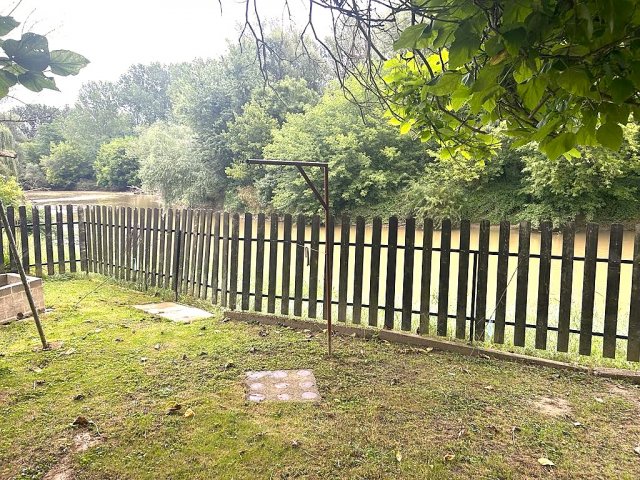 Eladó nyaraló, Püspökmolnárin 19.9 M Ft, 2 szobás