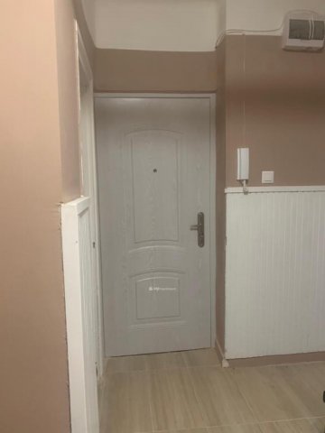 Eladó téglalakás, Gyöngyösön 27.5 M Ft, 1 szobás