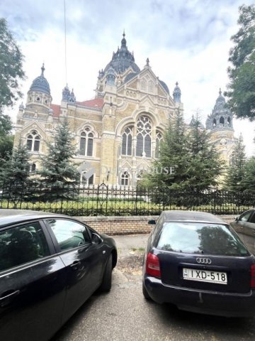 Eladó téglalakás, Szegeden 98 M Ft, 3 szobás
